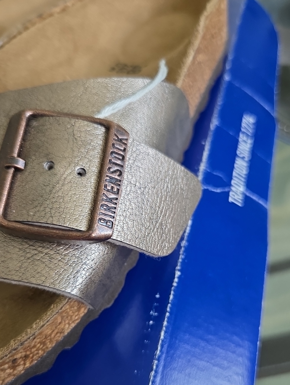 Brand New Birkenstock Catalina Metallic Bronze Single Strap Slide - Picture 4 of 7